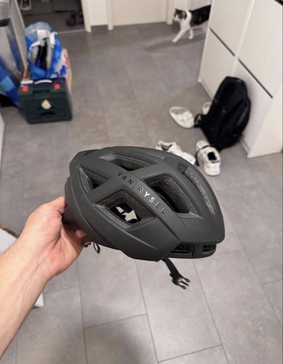 Van Rysel Casques: Casque vélo Van Rysel noir L – Neuf (Voir description) à Biel/Bienne par Lor_jxl2