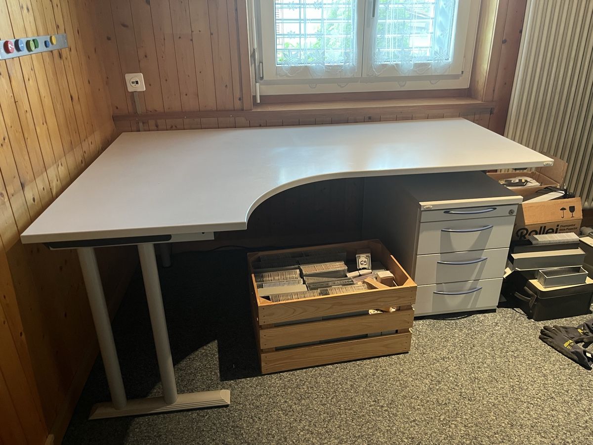 Schreibtische: Bürotisch mit Korpus – Gebraucht aus Burgdorf von gab_bf55