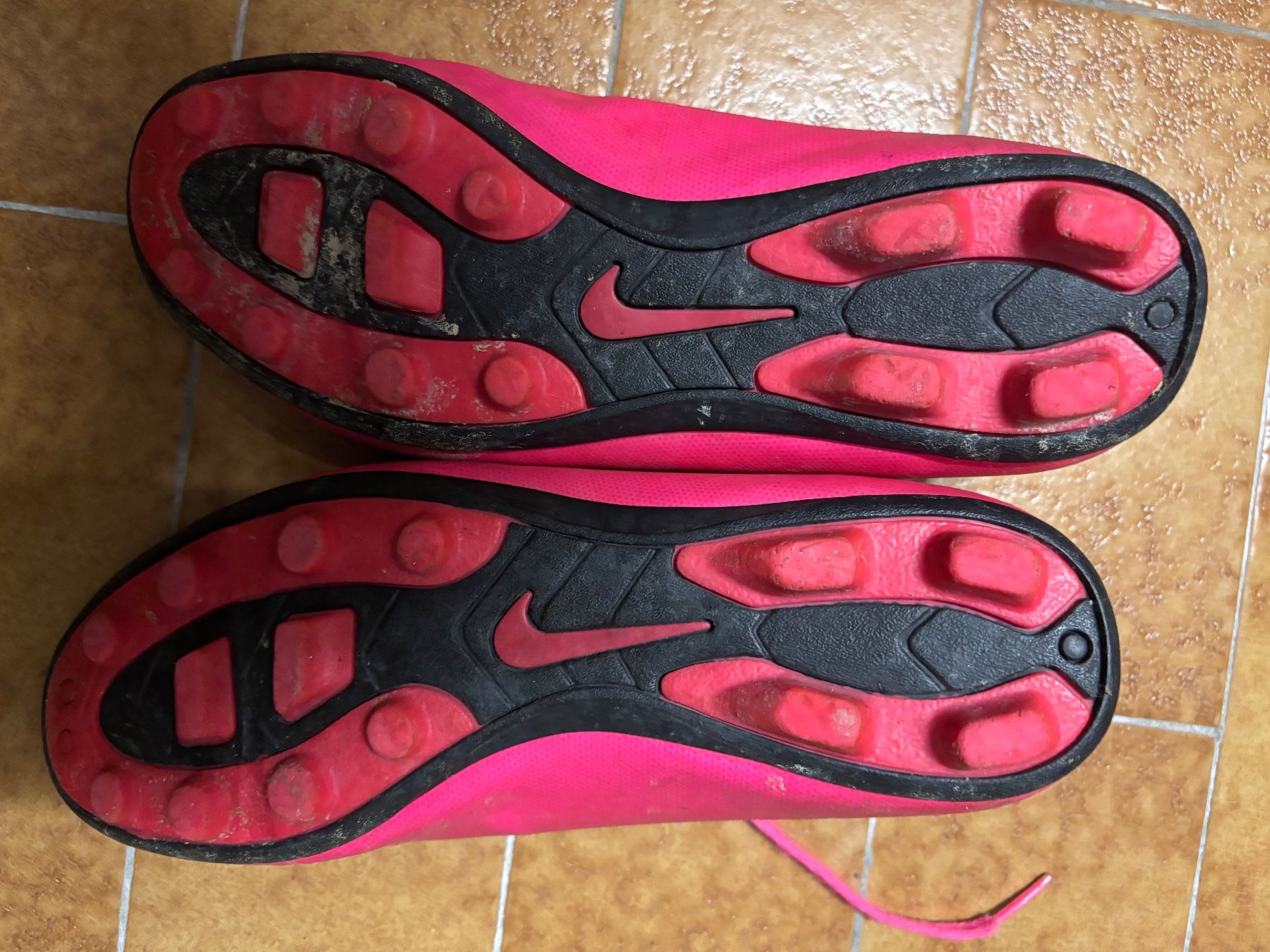 Nike Scarpe da uomo: Fussballschuhe – Usato da ZOLLIKON venduto da FamilleArleti 2