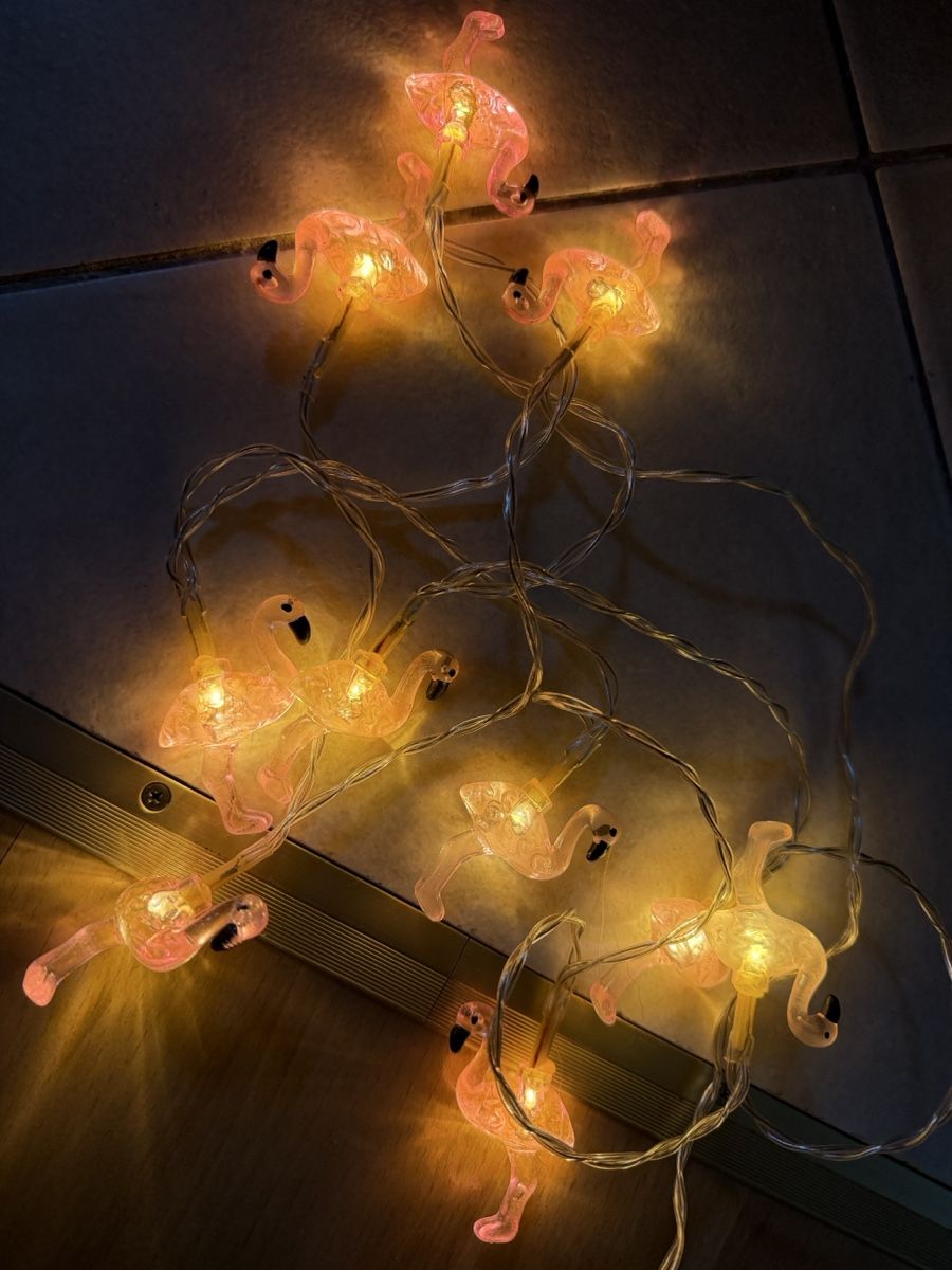 Guirlandes lumineuses: LED Flamingo String Lights, Pink 150cm – D'occasion à Buttikon SZ par Maxwelltime