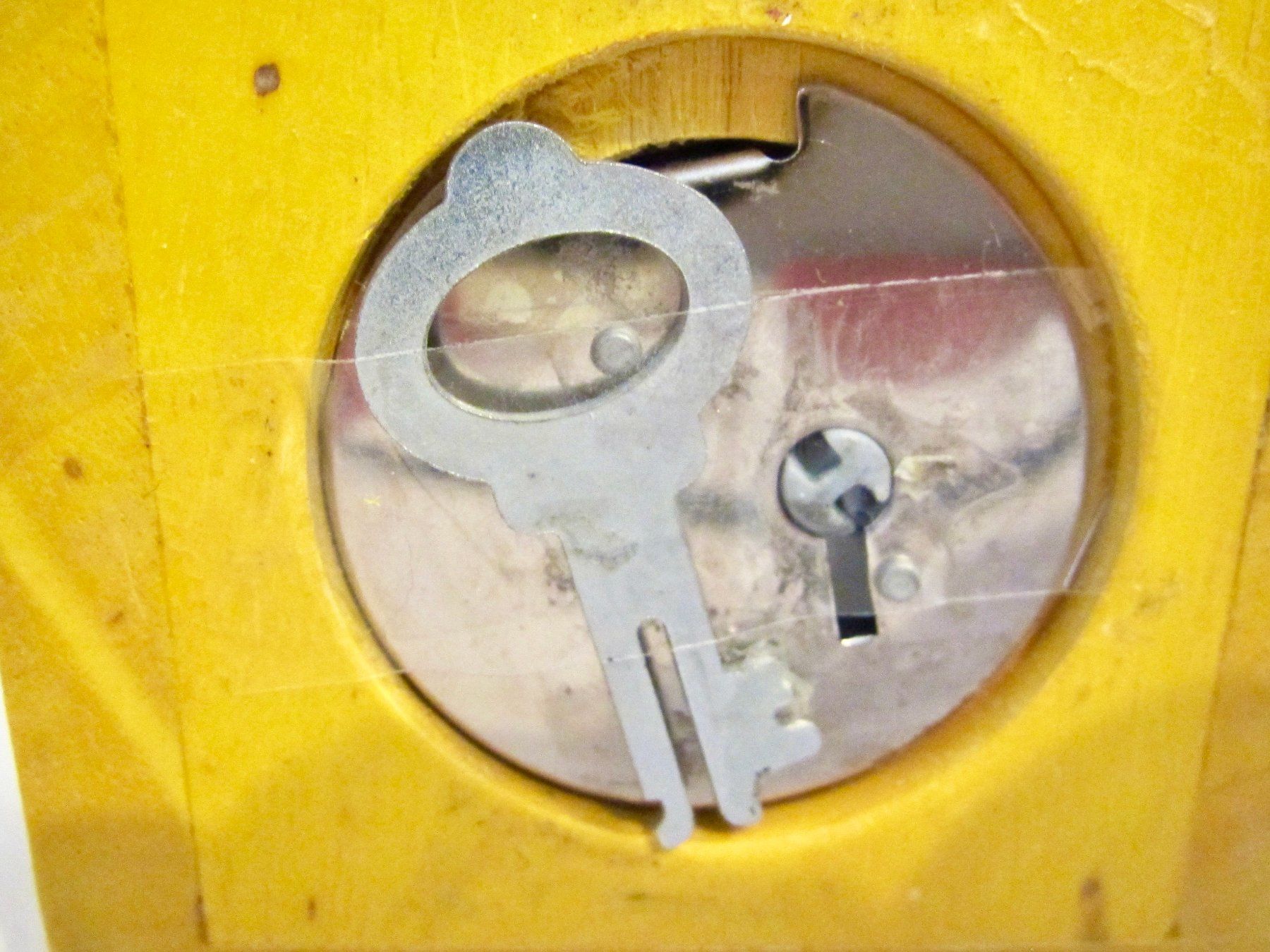 Salvadanai: 3 TIRELIRES METAL ET BOIS – Usato da Murten venduto da Selliot 6