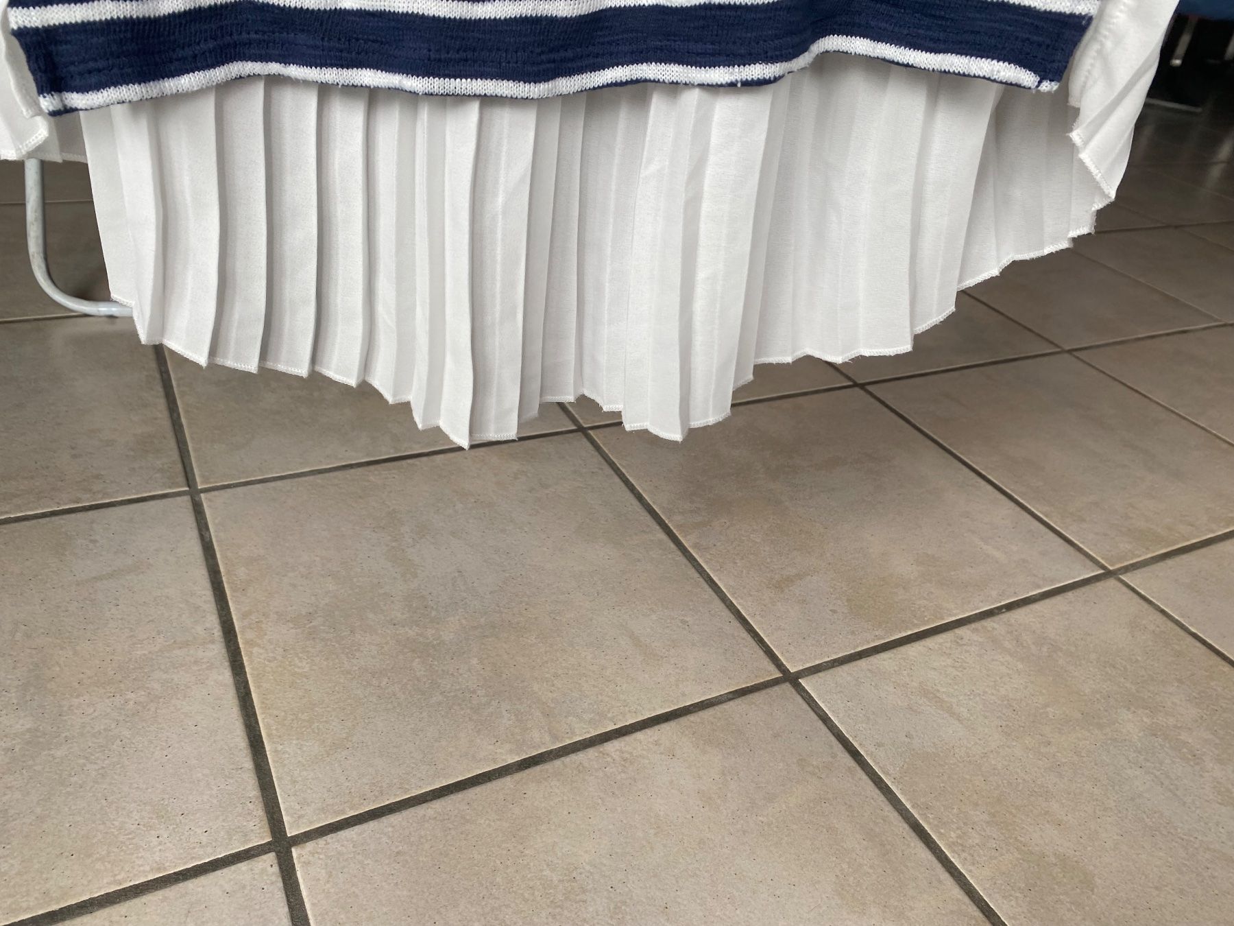 C&A Blusen, T-Shirts & Tops: Casaque 134 rayé bleu marin blanc – Gebraucht aus Orpund von Mary8972 5