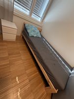 Einzelbett aus Holz mit Matratze – gebraucht