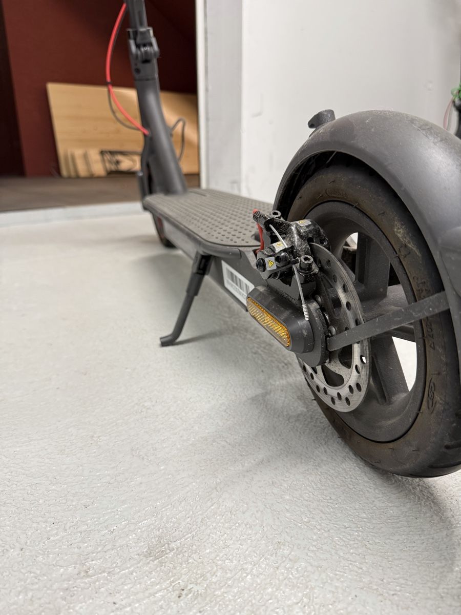 Scooters: Xiaomi Pro 2 – Neu (gemäss Beschreibung) aus Wettingen von giu_2rbm 3