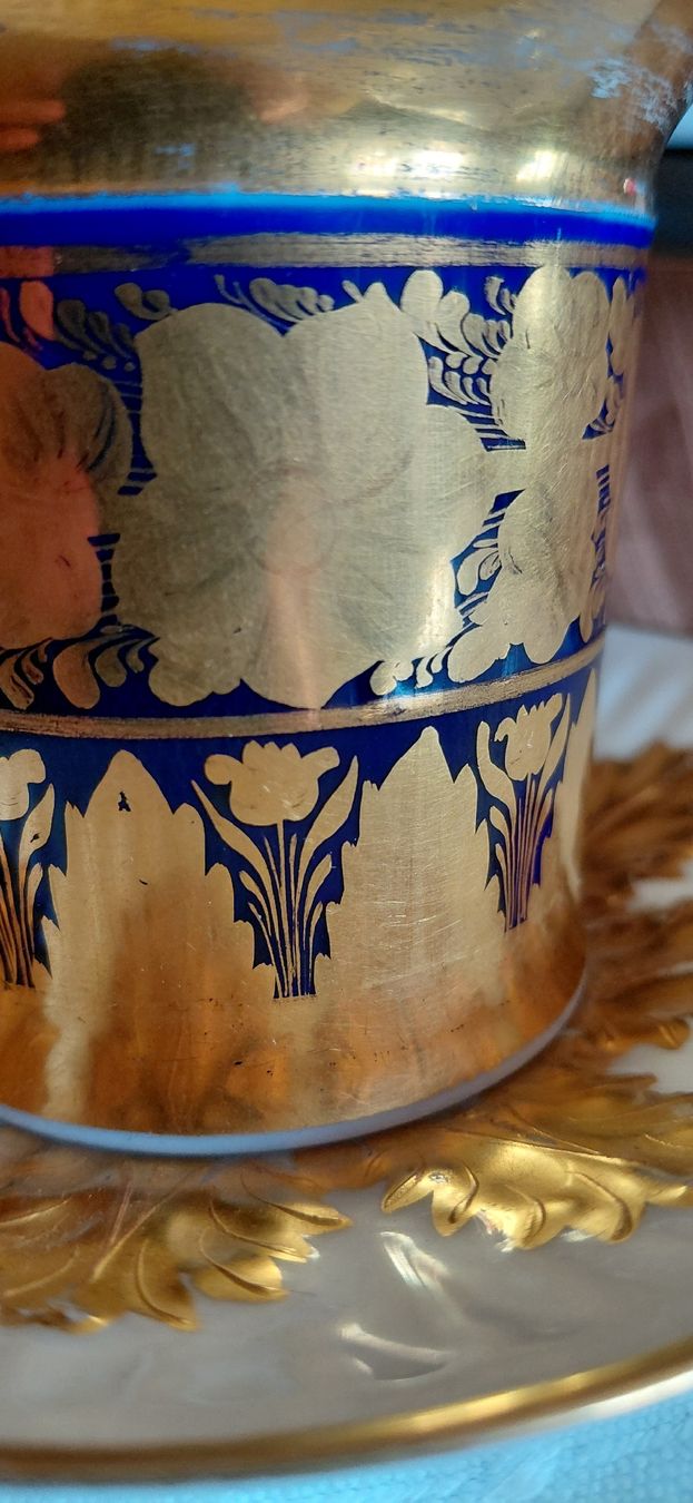 Tassen: Antike Tesse mit edlem Golddekor, 1840/50 – Gebraucht aus Trogen von Limboo 7
