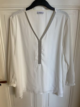 Edle Bluse mit Glitzerbesatz Gr.42/44