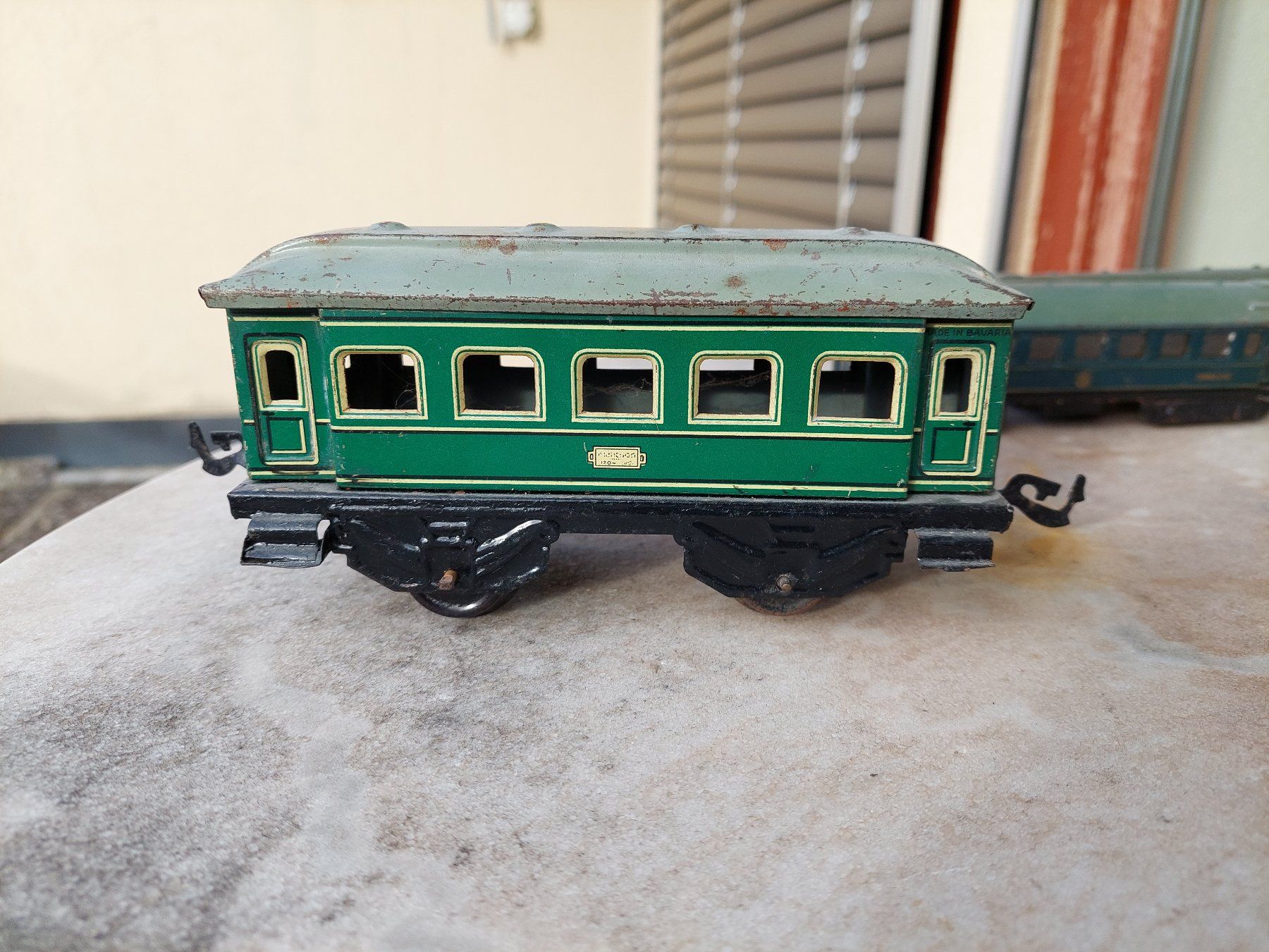 Spielzeuge: Blech Modell Eisenbahnwagen Antik – Gebraucht aus Seltisberg von Madosn