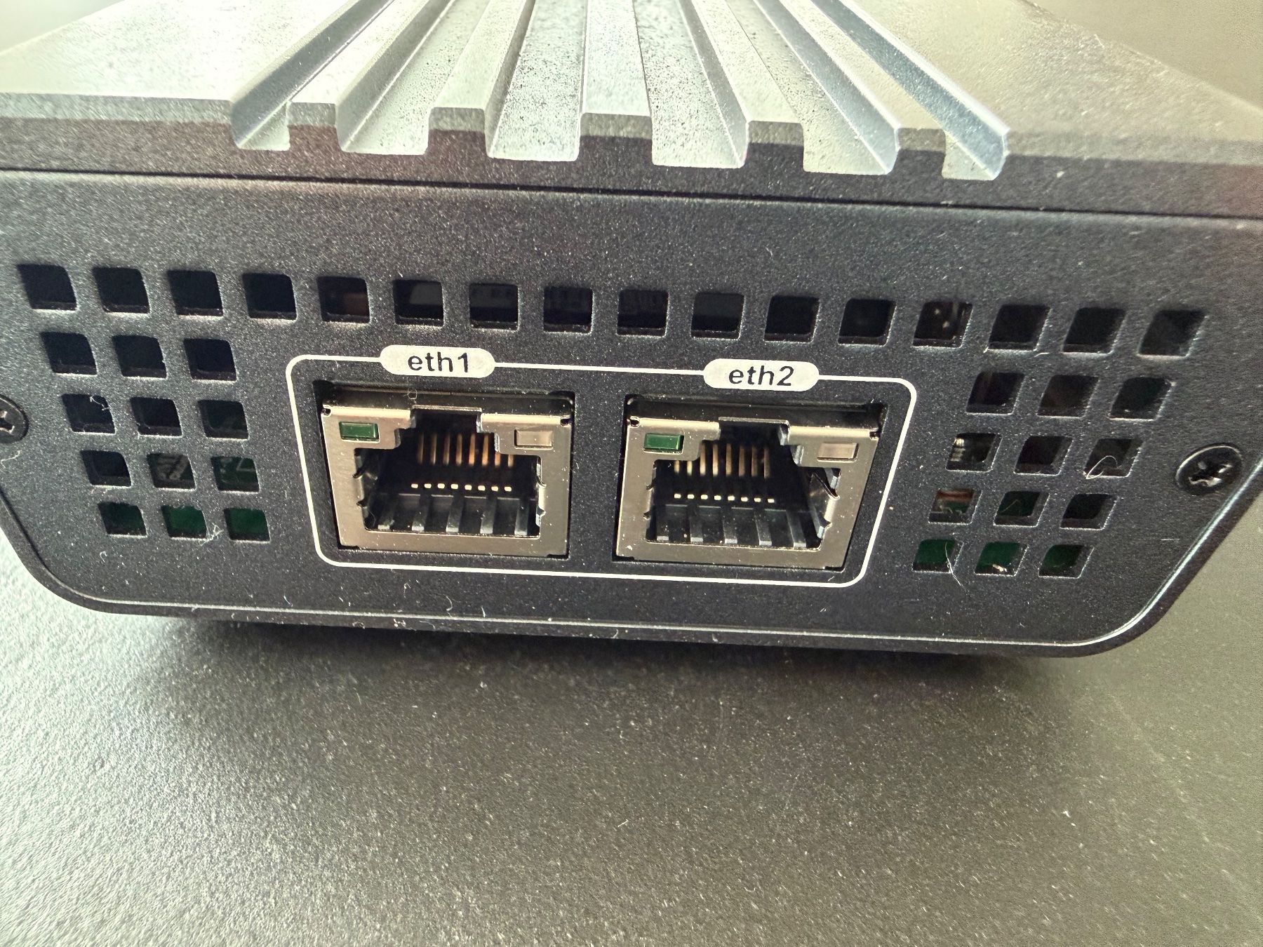 Lecteurs & Adaptateurs: PROMISE SANLink2 Thunderbolt 2 auf 10 Gbit/s Ethernet – D'occasion à Zürich par thomashahn 1