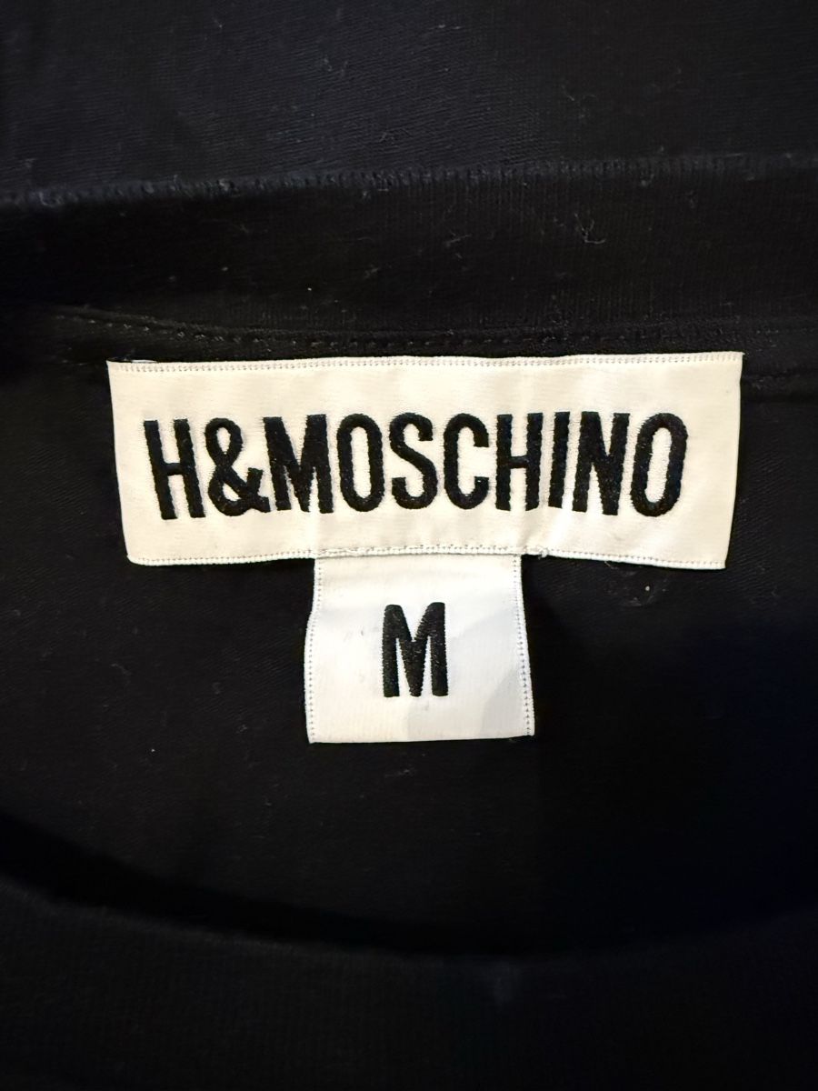 Moschino T-shirt: H&M Moschino T-Shirt – Usato da Horn venduto da JCGA 1