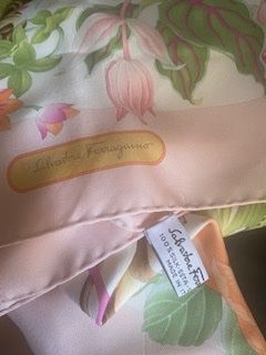 Salvatore Ferragamo Foulards, Tücher & Schals: Salvatore Ferragamo – Neu (gemäss Beschreibung) aus Fribourg von Evita9Vintage 3