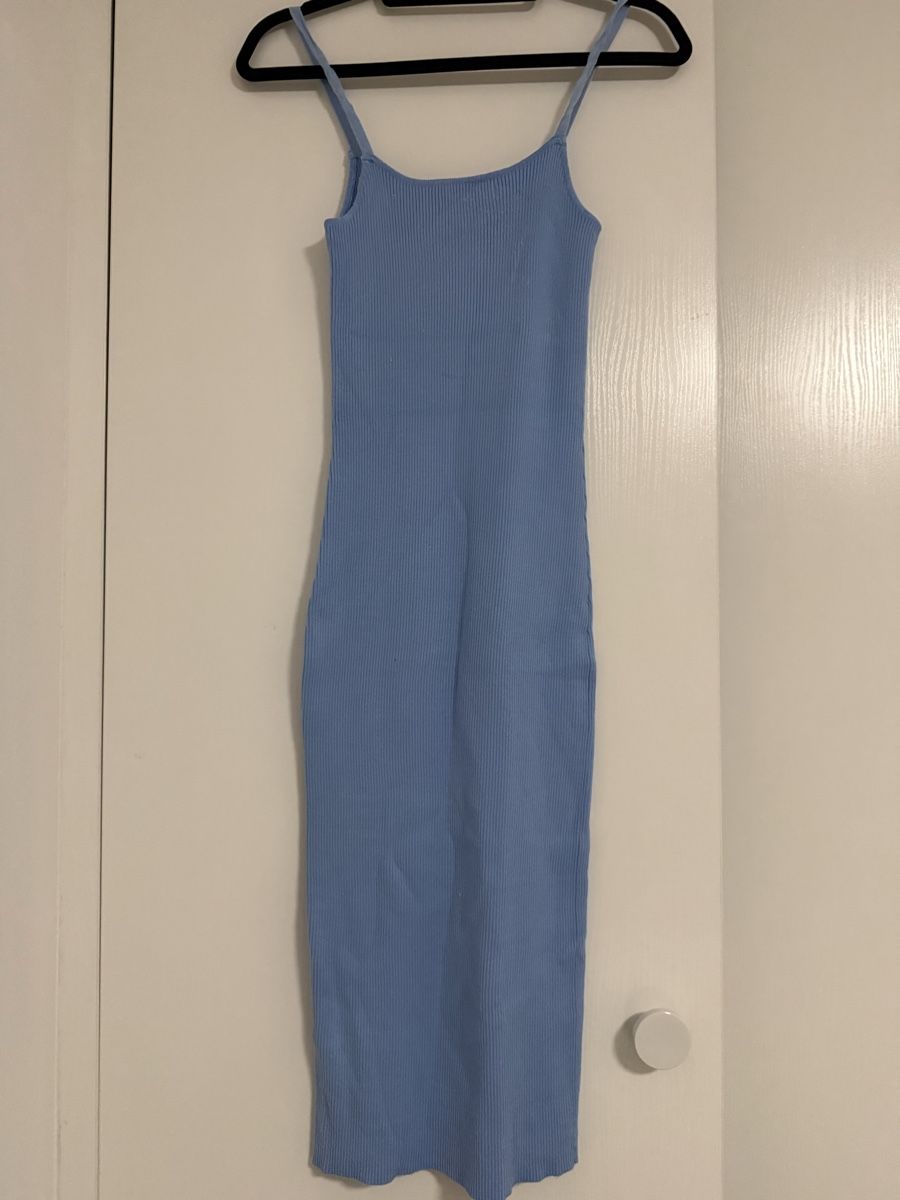 Vestiti: Robe Reserved bleu clair en maille côtelée taille S – Nuovo (secondo la descrizione) da Châtelaine venduto da nan_j75j 1