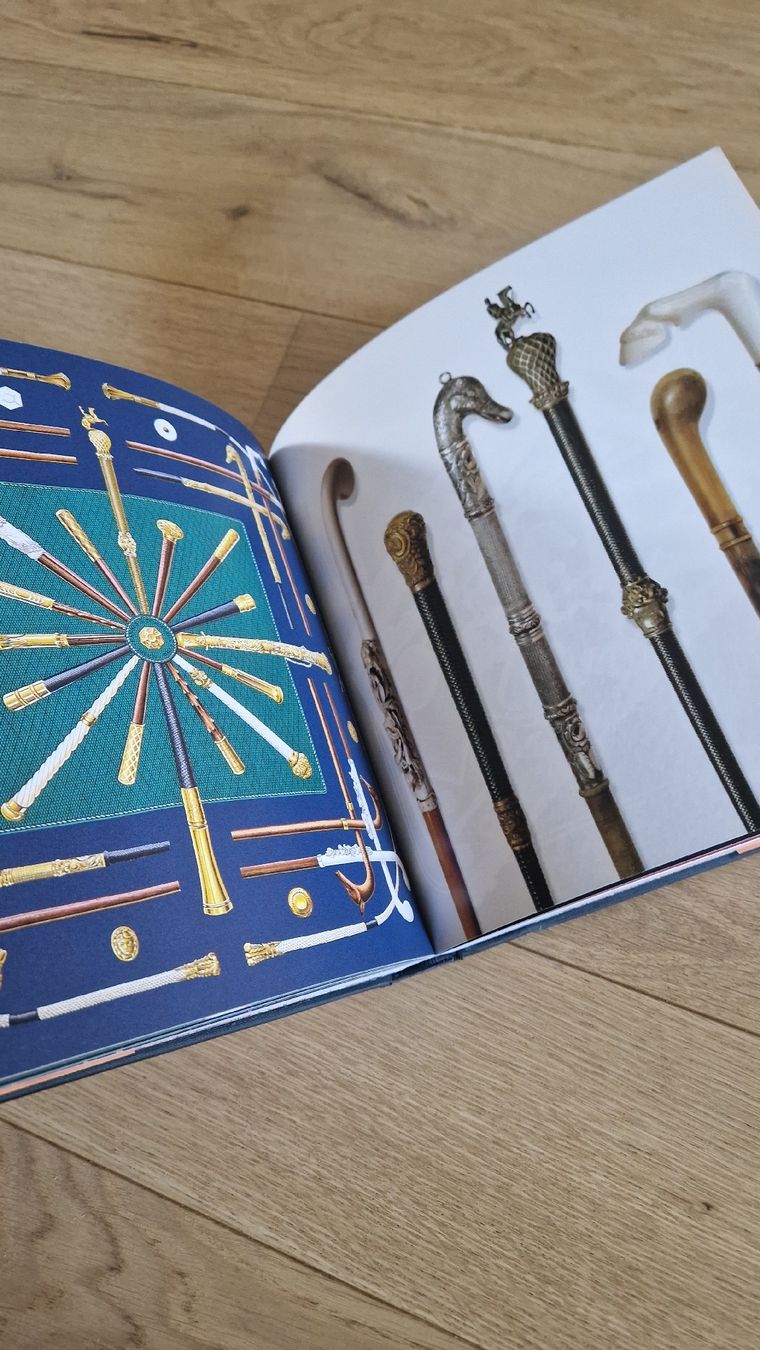 Bücher: Livre foulards Hermès – Neu (gemäss Beschreibung) aus Collombey von Preloveditems 3