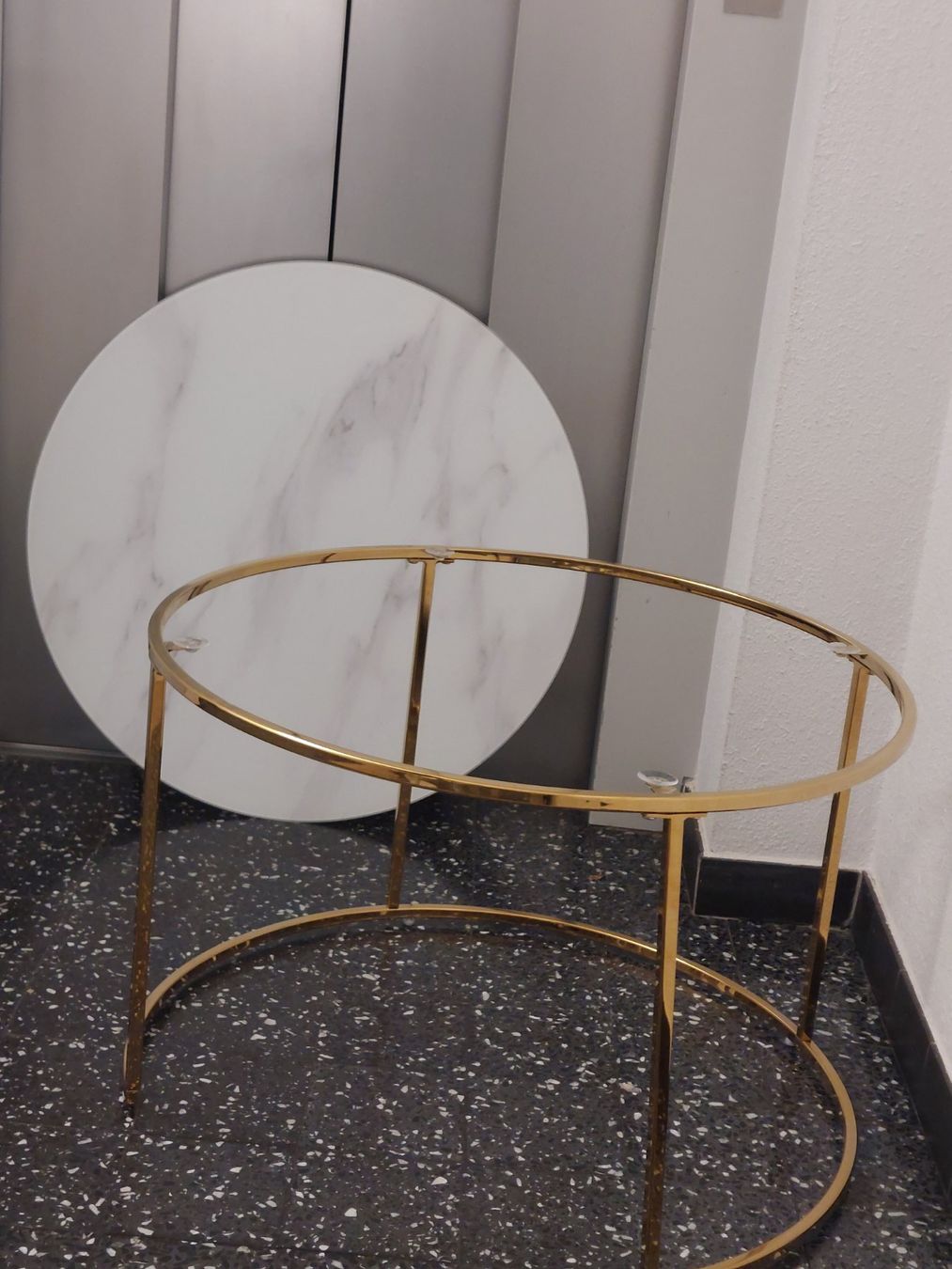 Tavoli: Table basse de salon ( très chique).💥 – Usato da Muri b. Bern venduto da lilinounou 6