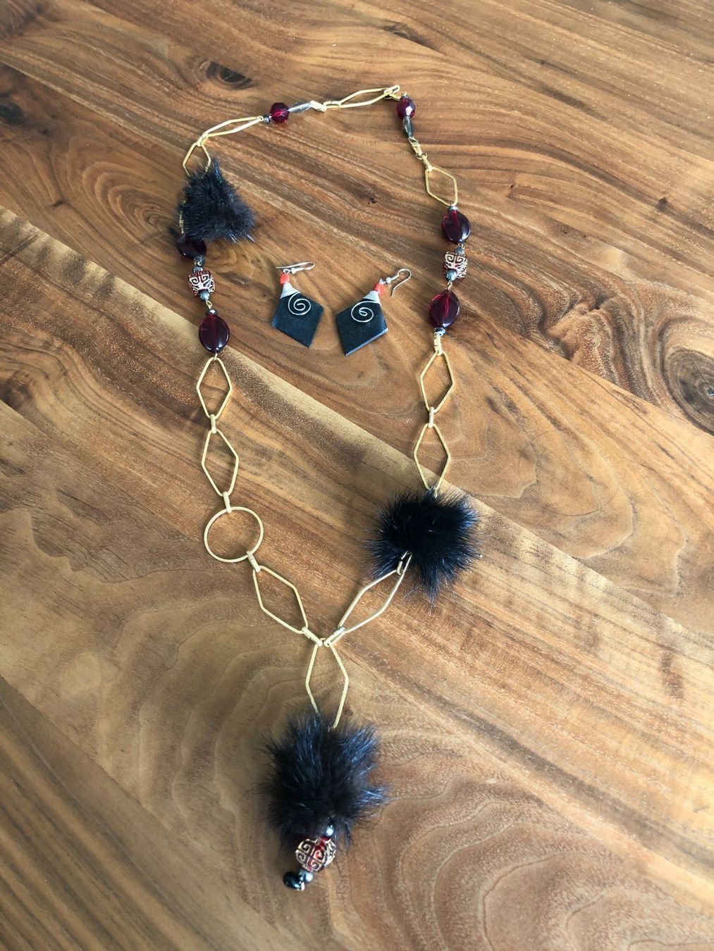 Catenine: Modeschmuck Nerzbombeln und Ohrhängern – Usato da Rheinfelden venduto da Brise8