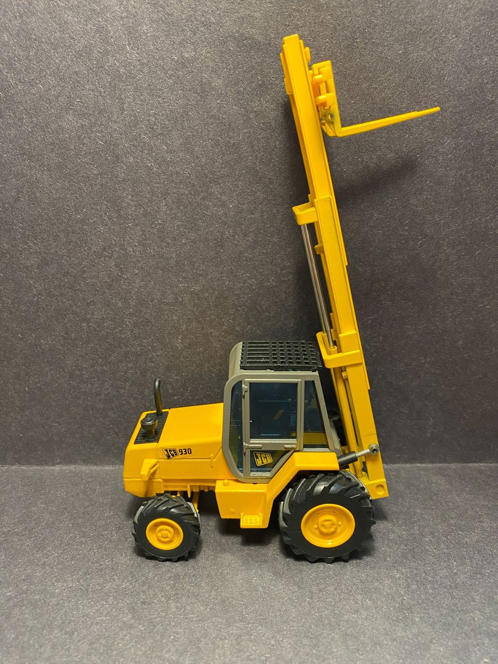 Jcb Jouets: JCB 930 Radlader - JOAL 1:35 – D'occasion à Spiez par Mlandcruiser 5