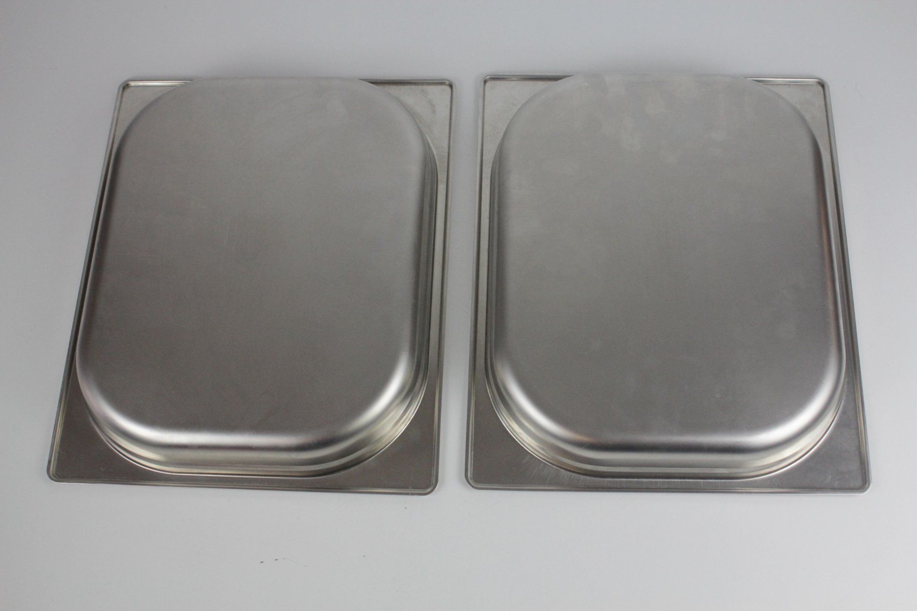 Cucine complete: 2x GN 1/2 Edelstahl Gastro Behälter – Usato da Basel venduto da IRMAundFRED 3
