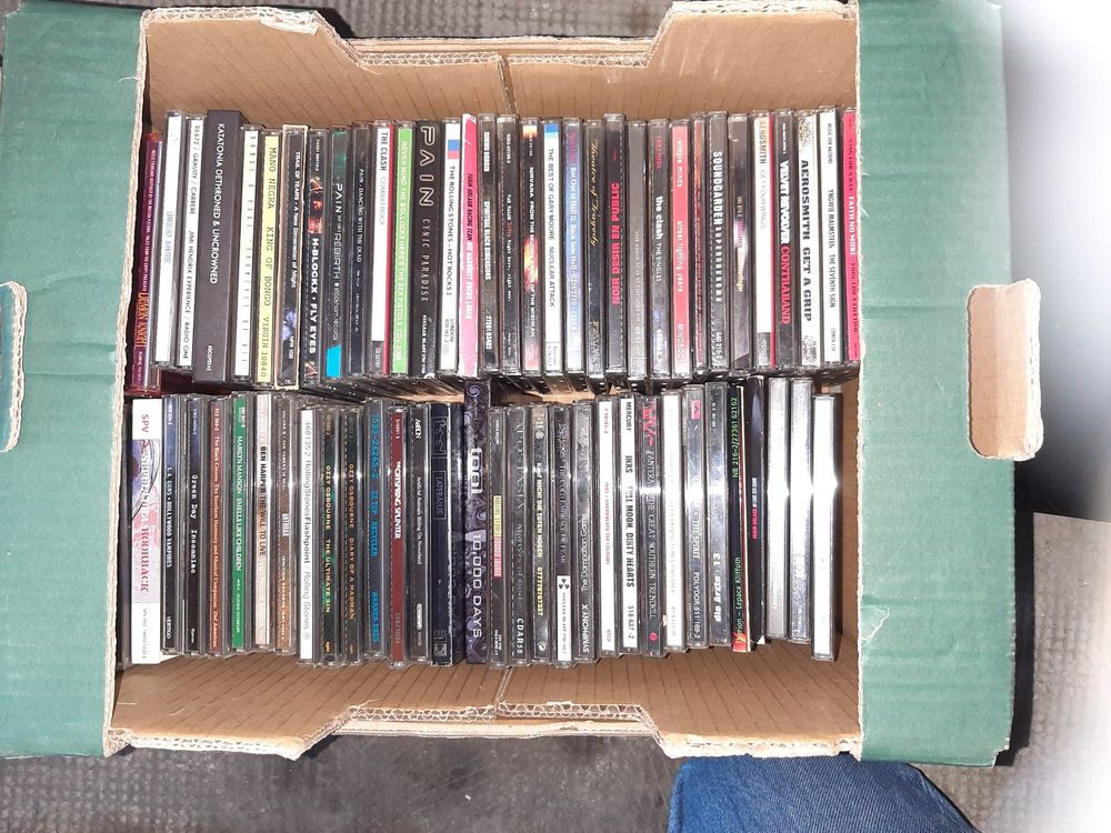 Lot de CD's rock/metal (Gebraucht) in Fribourg für CHF 100 – mit ...