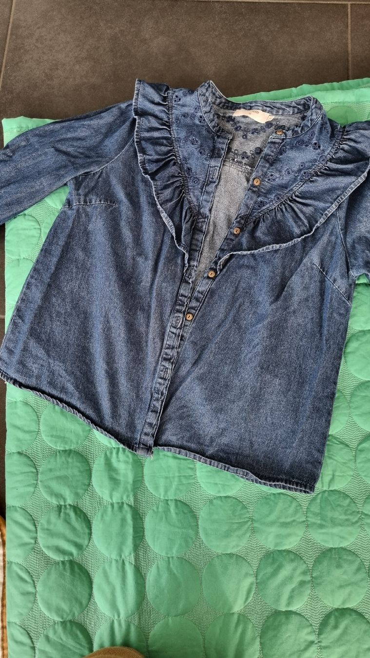 Camicette: Denim Bluse mit Rüschen, Grösse 34 blau – Usato da Bad Zurzach venduto da Mfritzli 1