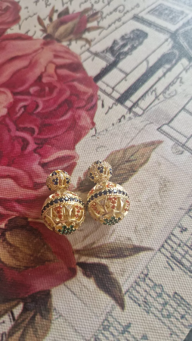 Orecchini pendenti & Orecchini a lobo: Earring – Nuovo (secondo la descrizione) da Château-d'Oex venduto da Mgj_1972