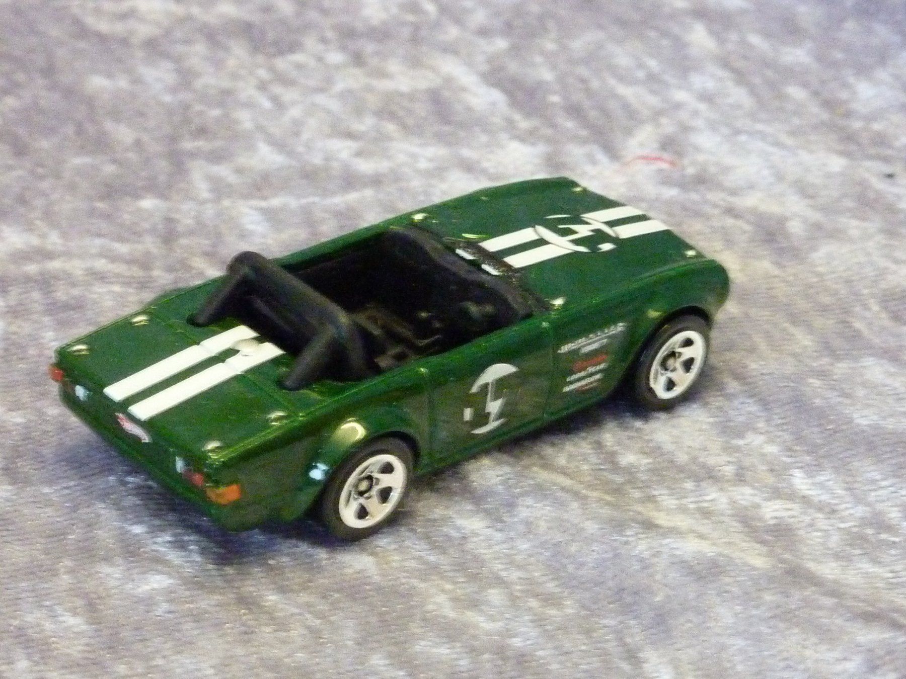 Hot Wheels Modellini d'auto: Truimph TR6 Racing 1:64 – Usato da Dürrenäsch venduto da modellautos4you 2