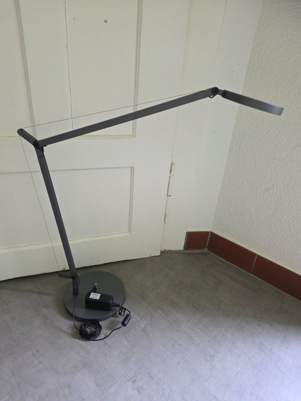 Artemide Lampade: Artemide Demetra LED Tischleuchte grau – Usato da Zürich venduto da mar_eis667 4