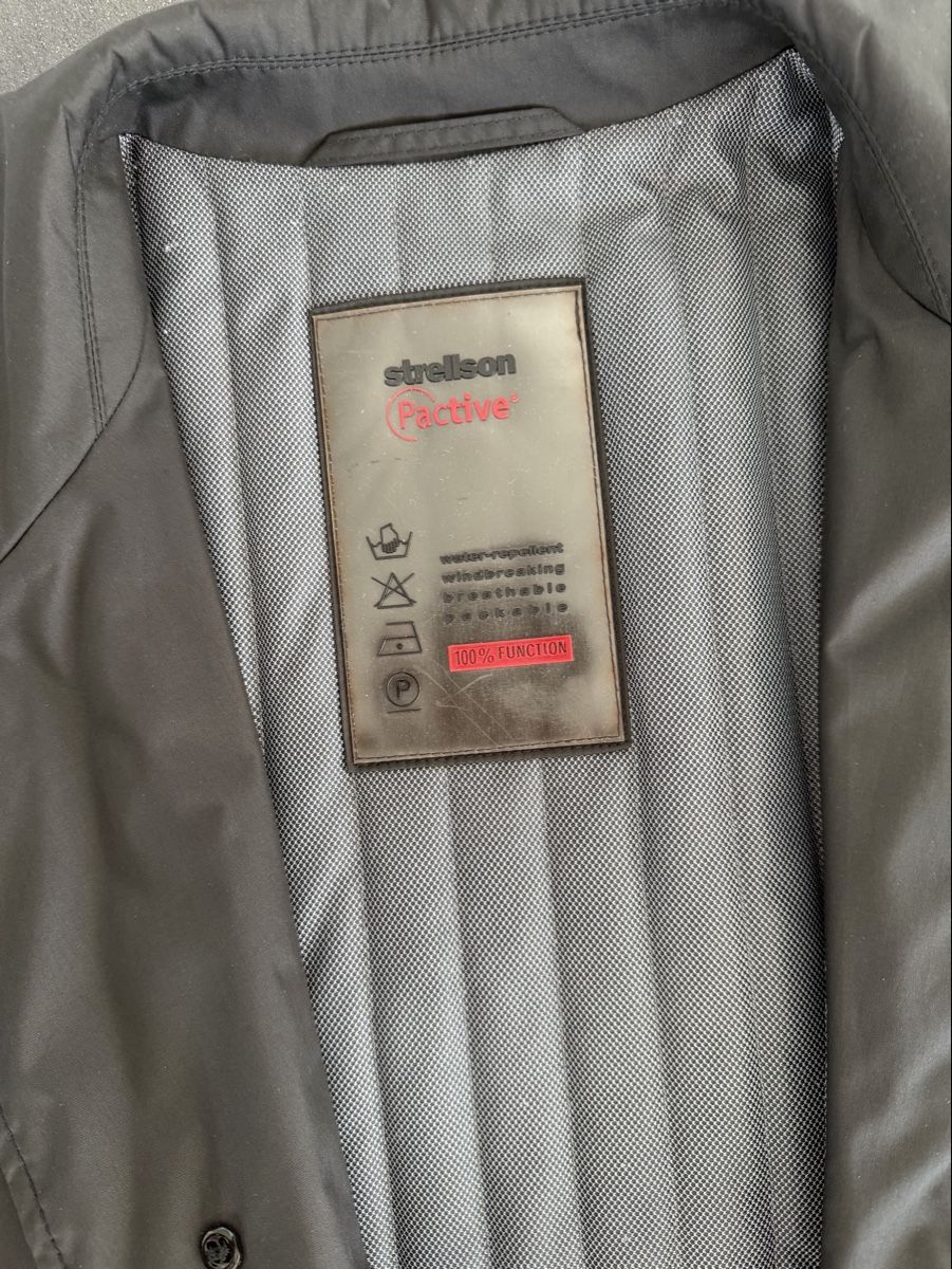 Strellson Cappotti: Schwarzer Regenmantel Gr. 50 – Nuovo (secondo la descrizione) da Tennwil venduto da Hemi0 1