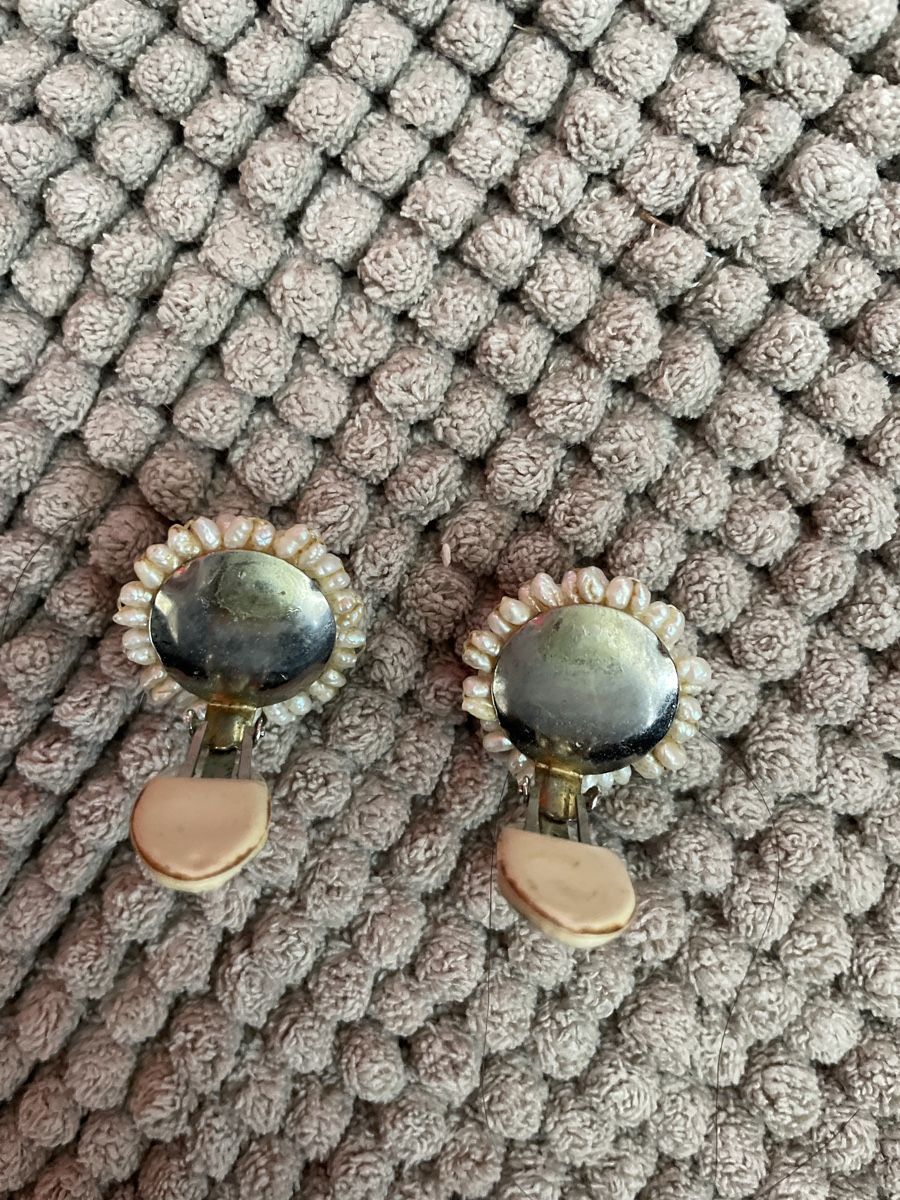 Orecchini pendenti & Orecchini a lobo: Vintage Clip-on Pearl Earrings, Timeless Elegance – Usato da Zürich venduto da muz_5h6k 1
