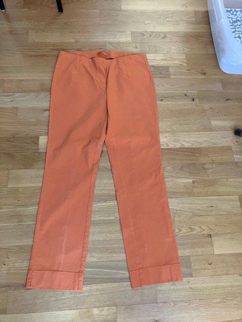 Hosen: Hose von Stehmann, Orange, Grösse 42 – Gebraucht aus Märwil von Yvonne034