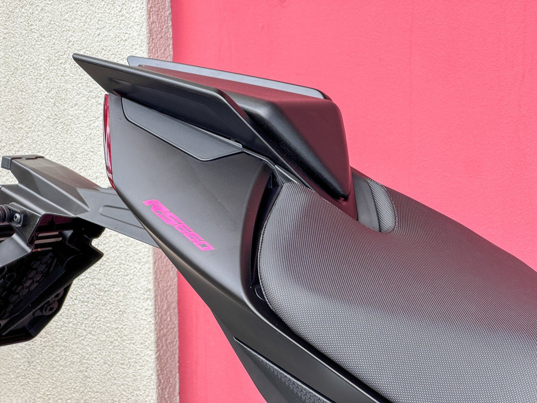 Sticker: Aprilia RS660 Sticker Kit - PINK – Nuovo e nell'imballaggio originale da Meggen venduto da leupimoto 5