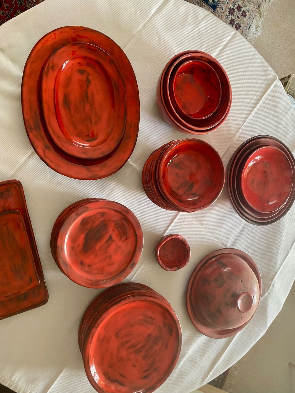 Set di piatti: Red Pottery Dinnerware Set - Unique Glaze - 20+ pcs - Vtg... – Usato da Lenzburg venduto da viv_rx9g