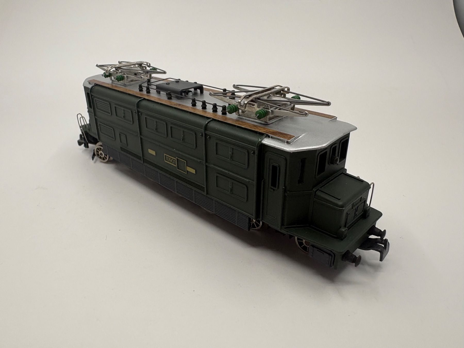Hag Modelleisenbahnen: Bühler/Hag SBB Ae 4/7 10901 H0 – Neu (gemäss Beschreibung) aus Forch von Hanimann-Robinson 4