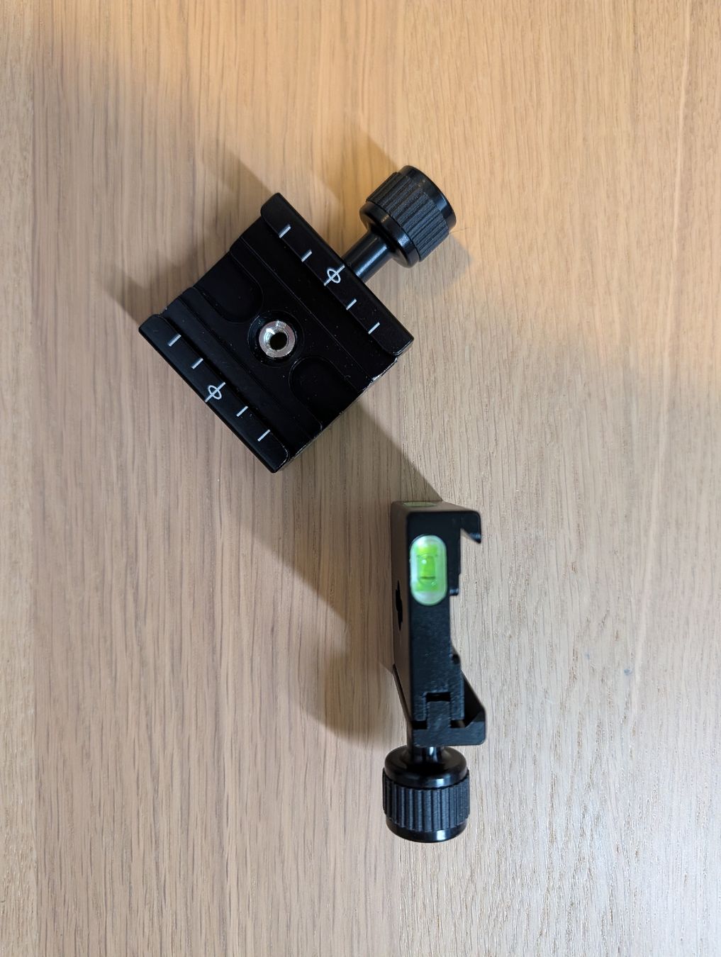 Fotocamera: Arca style plates and clamps – Usato da Lausanne venduto da AndreiB 4