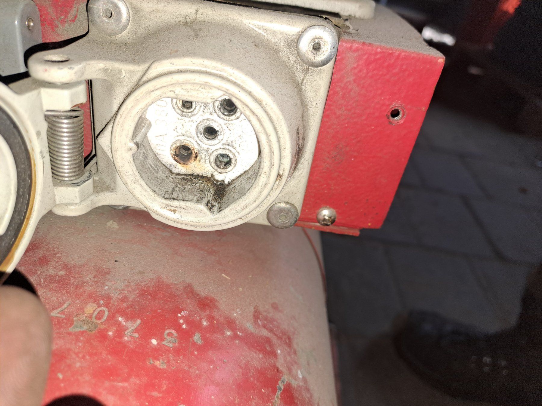 Generatori di corrente: Benzin Notstrom Aggregat mit Briggs+Stratton Motor – Difettoso da Turbenthal venduto da speedtech 4