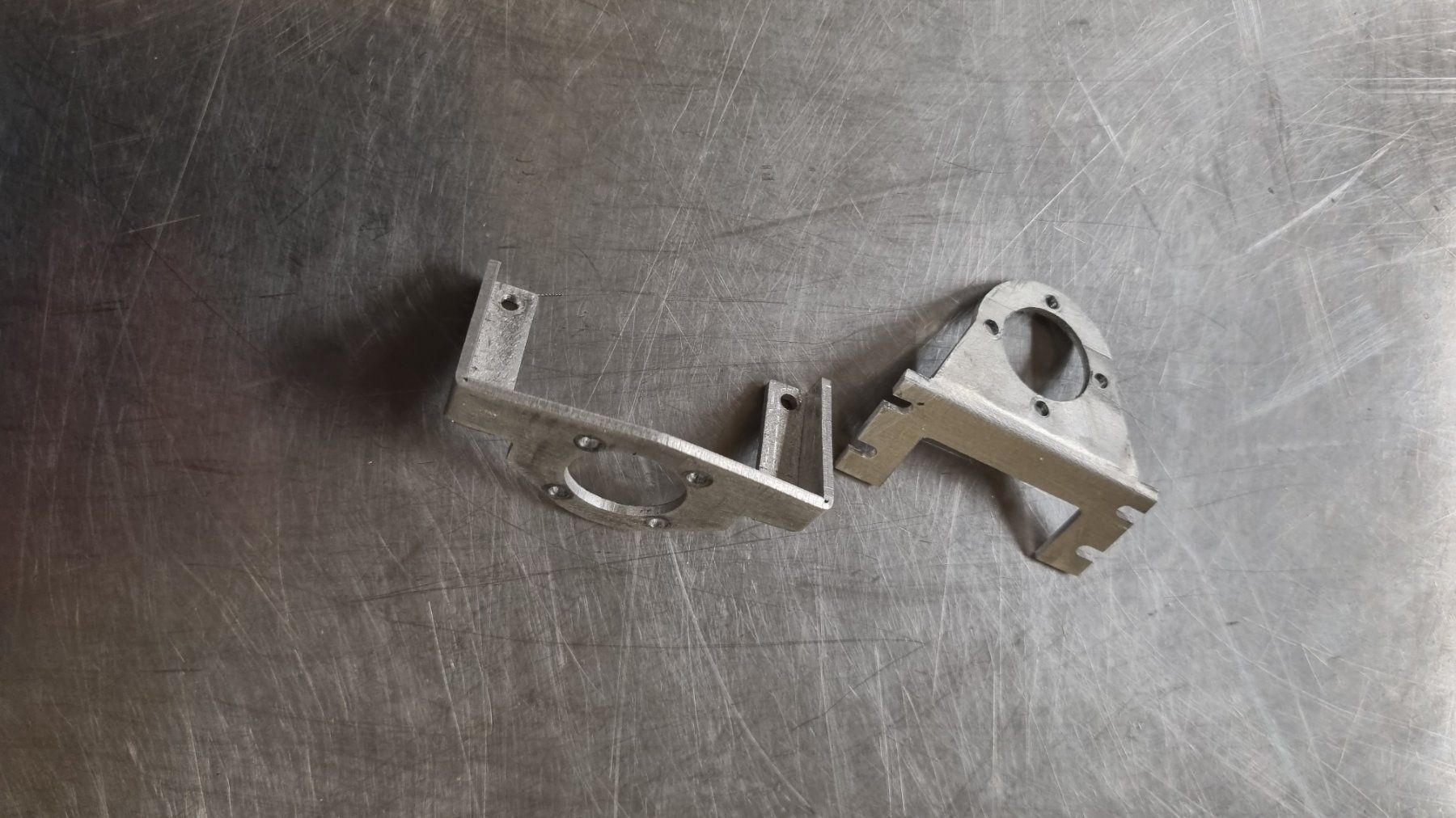 Modellismo RC: 2 Stk.Servonaut Motorhalter – Usato da St.Antoni venduto da obelix81