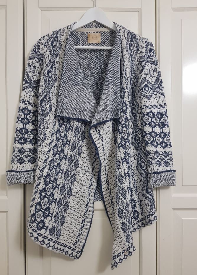 Giacche: Strickjacke von Knit - Grösse S – Usato da Bern venduto da Collins2