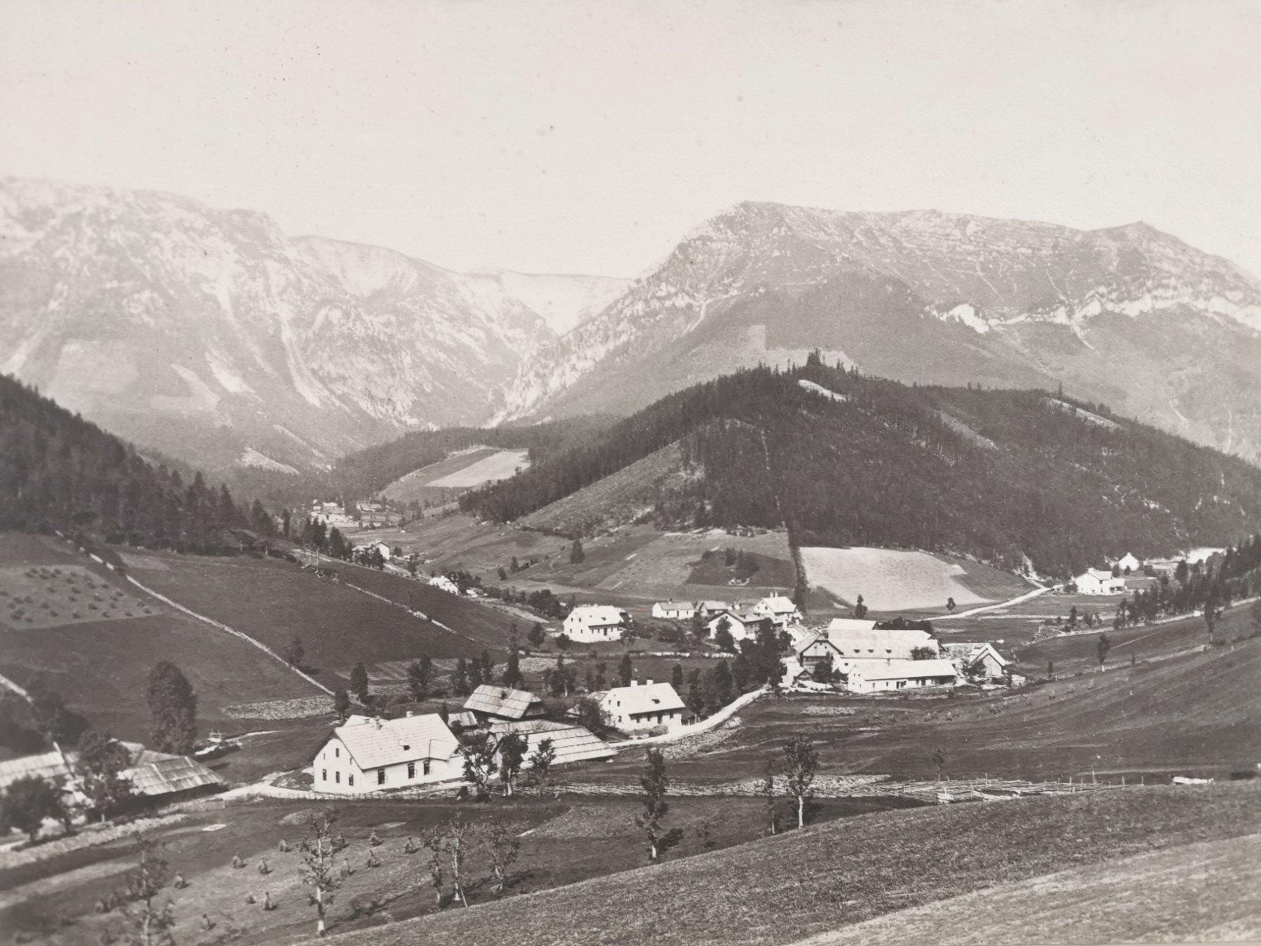 Foto & Immagini: ANCIENNE PHOTOGRAPHIE? – Usato da Genève venduto da Qanil77 1