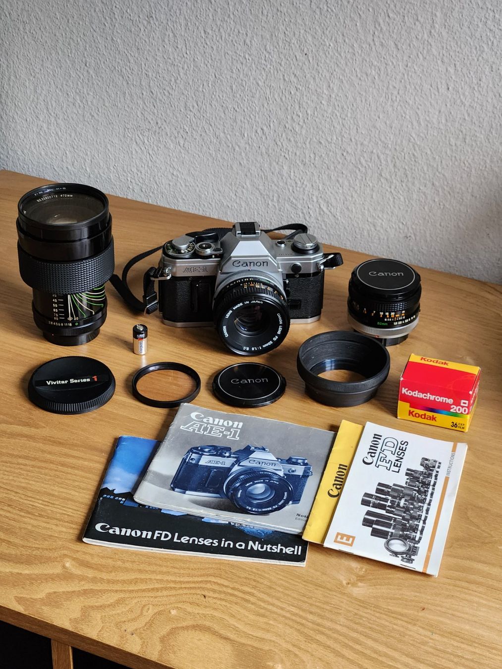 Canon Fotocamera: Canon AE-1 + lenses and accessories – Usato da Oberwil b. Zug venduto da adi_r8nm