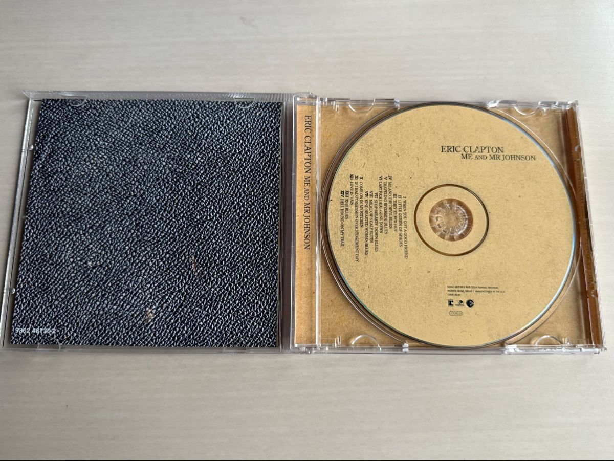 CD: Eric Clapton - Me And Mr.Johnson CD – Usato da Oberried Brienz venduto da Chyara 2