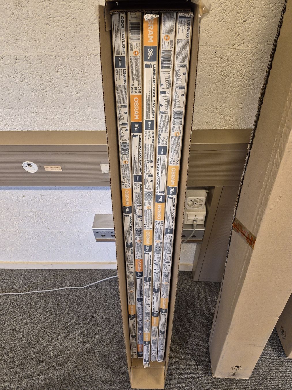 Osram Lampadari & plafoniere: Leuchtstofröhren – Nuovo (secondo la descrizione) da Teufenthal AG venduto da ChT. 5