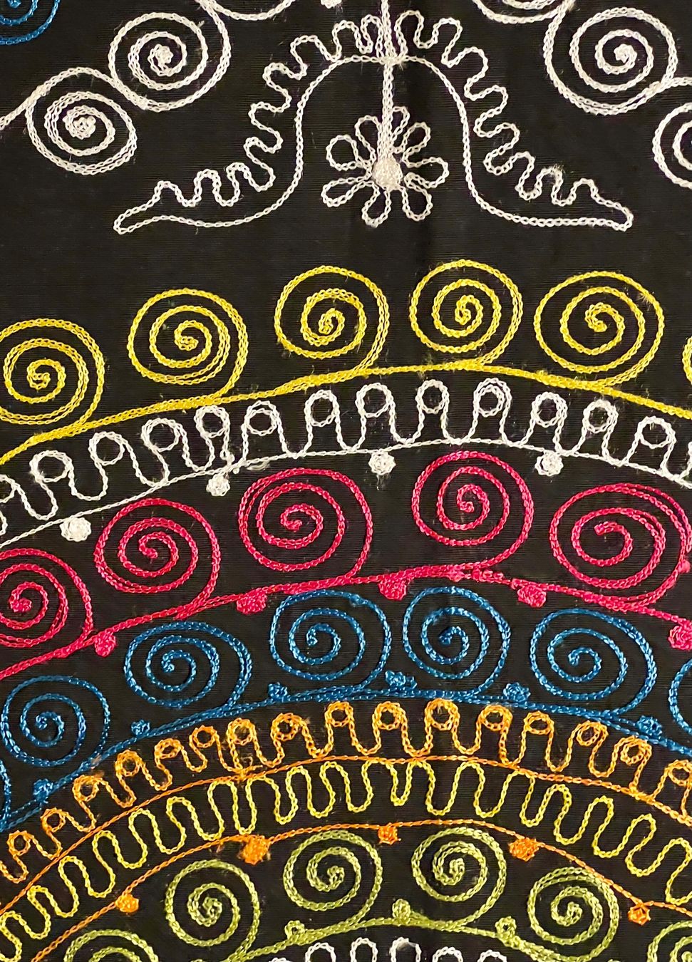 Stoffe: Nappe ou tenture, coton brodé, Inde-Pakistan – Gebraucht aus Genève von DELIRBEADS 6