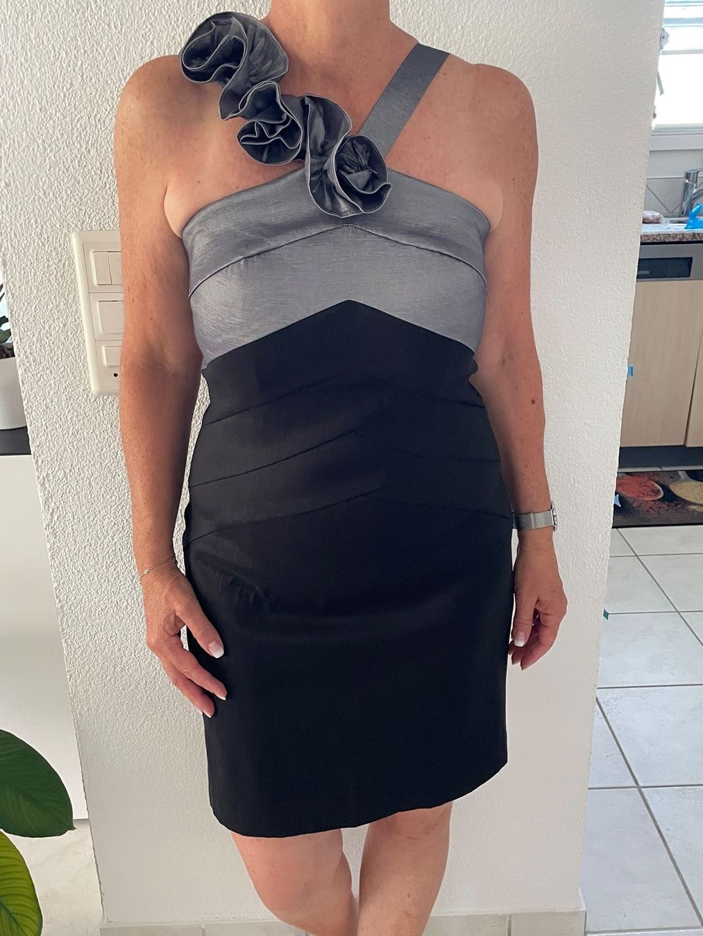 Vestiti: Cocktailkleid Grösse 38 – Usato da Jona venduto da Mafari