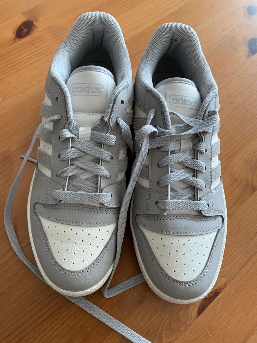Scarpe da uomo: Leder Schuhe Adidas Gr. 38 2/3 – Nuovo (secondo la descrizione) da Rotkreuz venduto da ZG6343