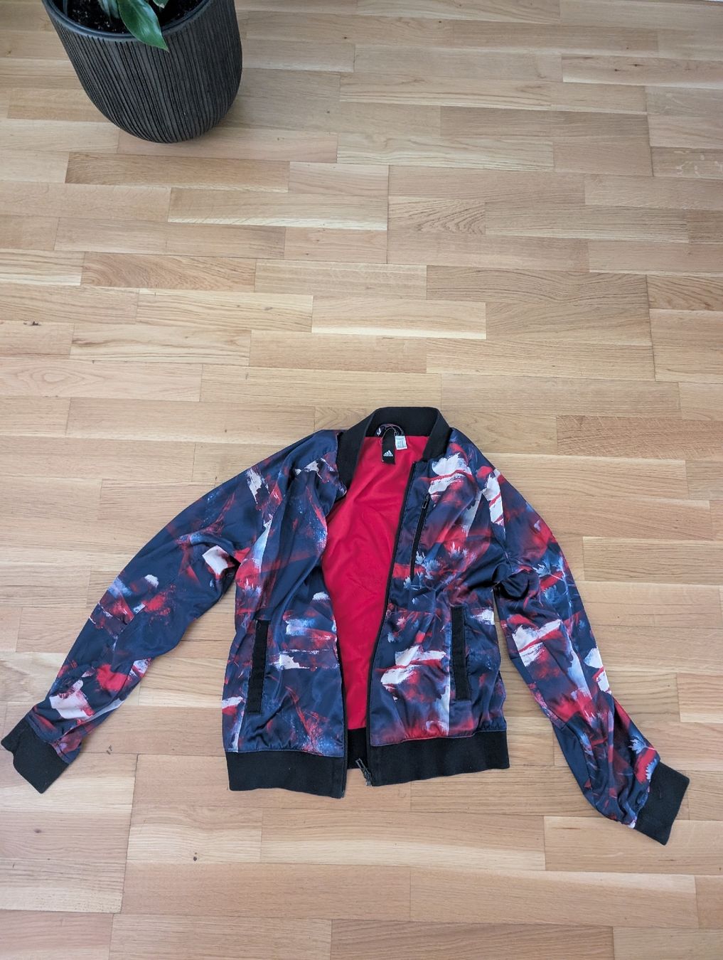 Adidas Lotti di vestiti: Adidas Trainingsanzug – Usato da Wallisellen venduto da sca97 1