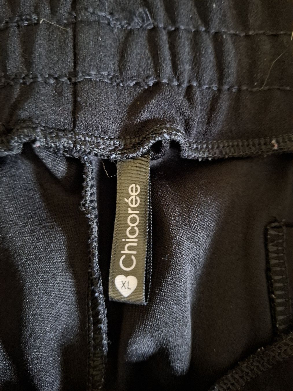 Pantaloni: Pantalon noir style cargo – Usato da Ebikon venduto da Jayjay60123027 2