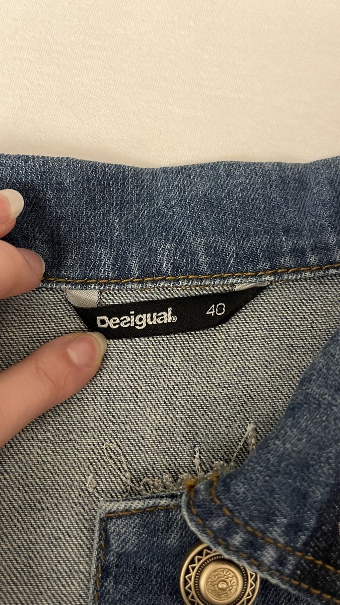 Desigual Jacken: Desigual Jeansjacke mit Strickärmeln, Grösse 40 – Neu (gemäss Beschreibung) aus Kirchberg SG von lar_8mw6 2