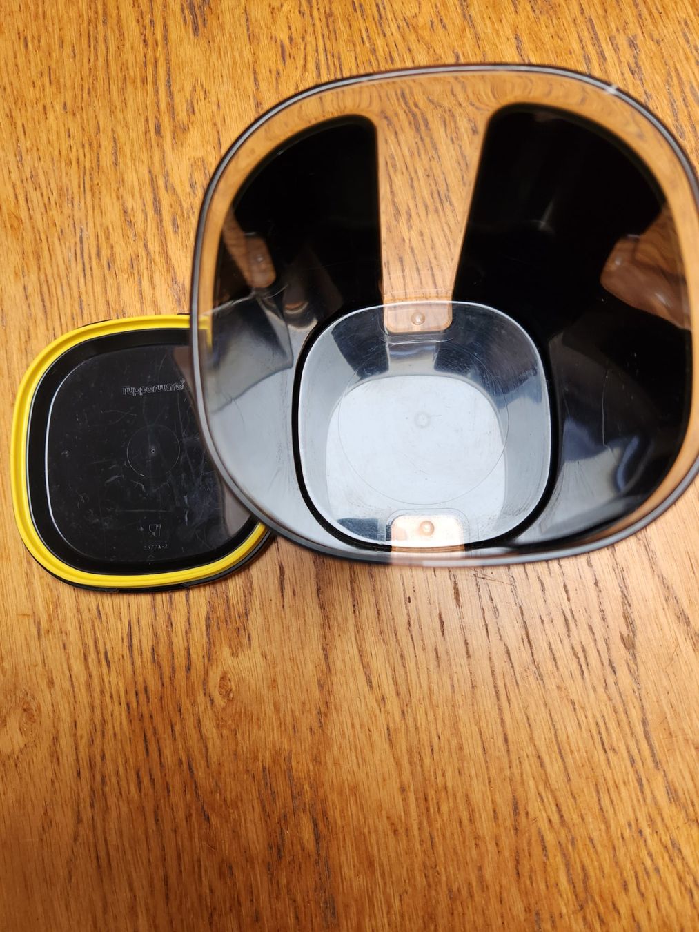 Tupperware Contenitori & Simili: Tupperware Behälter mit Aufschrift Charli Tupper – Usato da Gstaad venduto da Meiel2020 2