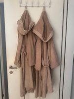 Original Boss Bademäntel 1x M, 1x XL in Beige