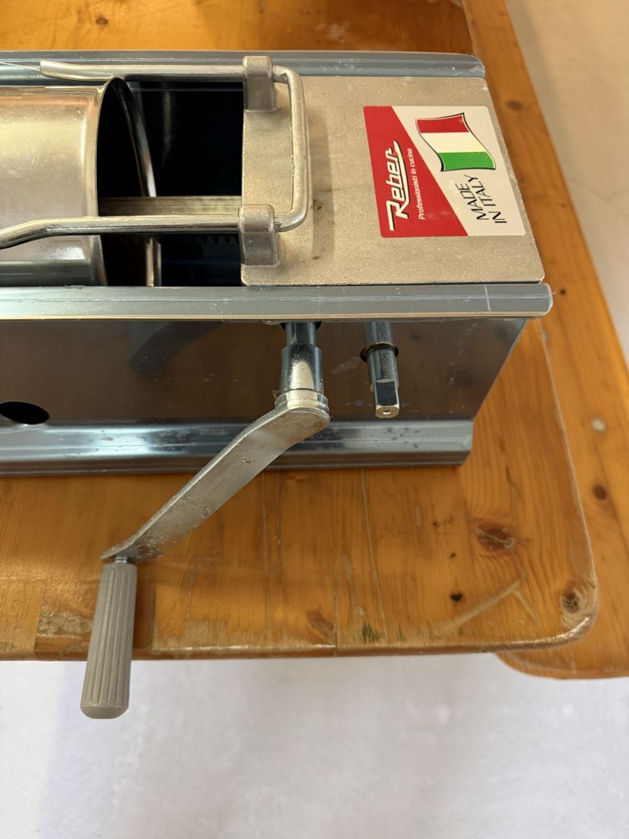 Appareils de cuisine: Reber Wurstfüller 5 kg horizontal Edelstahl – D'occasion à lüscherz par Padawan12 3