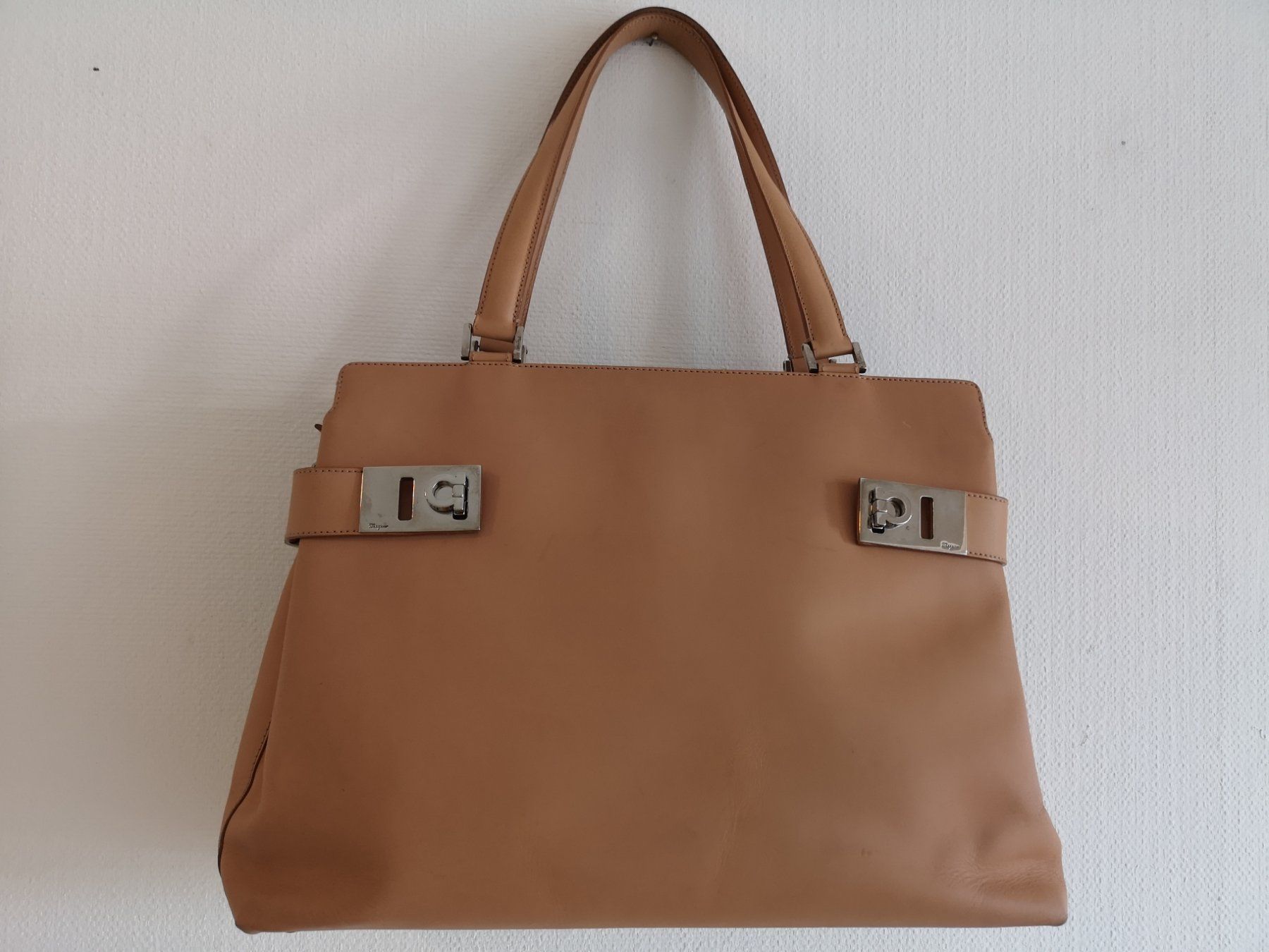 Salvatore Ferragamo Borse da donna: FERRAGAMO / Original / Super offre ! – Usato da Bulle venduto da italicum 2