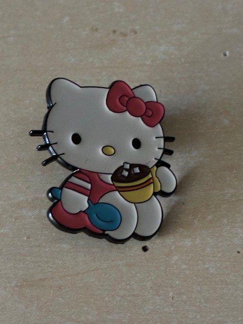 Plaketten & Abzeichen: PIN: Hello Kitty Anstecker NEU Pin – Neu (gemäss Beschreibung) aus Allschwil von Schwelheimer